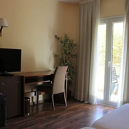 Vernisa Hotel